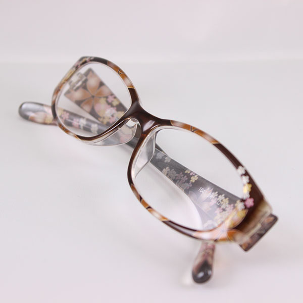 glass_1643_brown