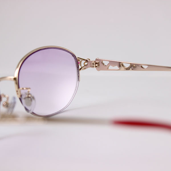 glass_J2299